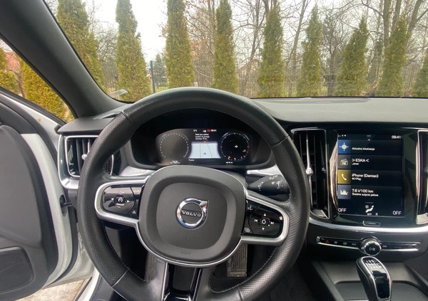 Volvo V60 cena 75800 przebieg: 118000, rok produkcji 2018 z Mielec małe 352